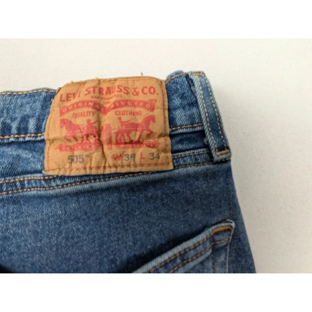 Levis 505‎ Regular Fit Straight Leg Jeans Mens 36x34 Medium Wash Blue 00505-1824
